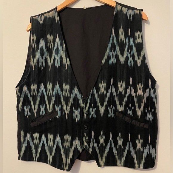 Patterned Vest - Picture 3 of 5